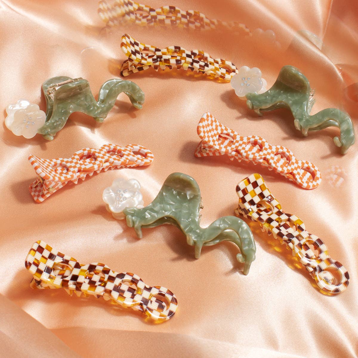 White Orange Blossom Flower Small Squiggle Acetate Hair Claw - by Carlyle Avenue