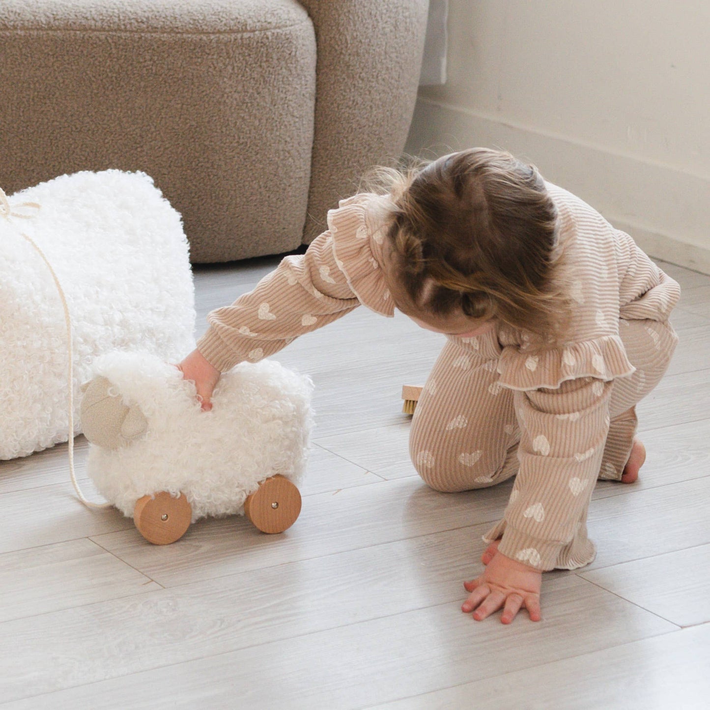 BELLA // pull-along sheep cream