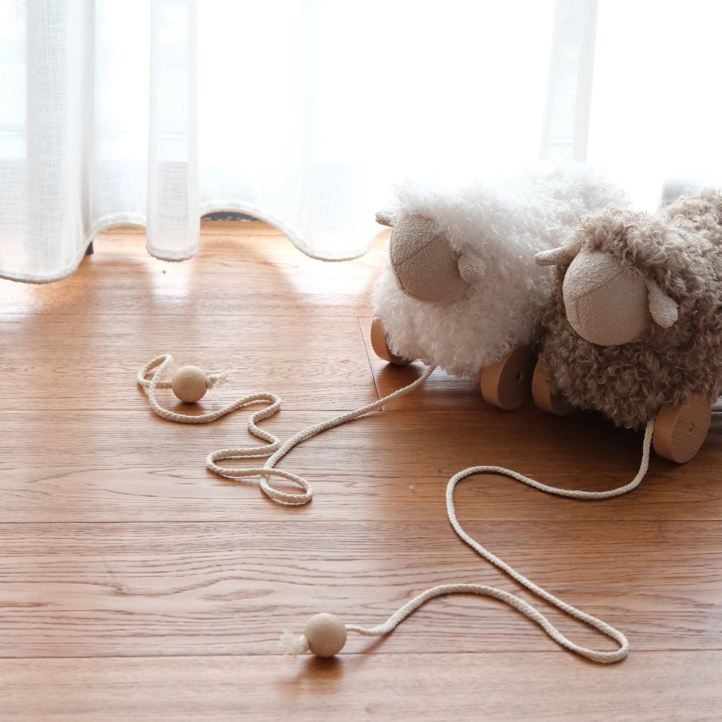 BELLA // pull-along sheep cream