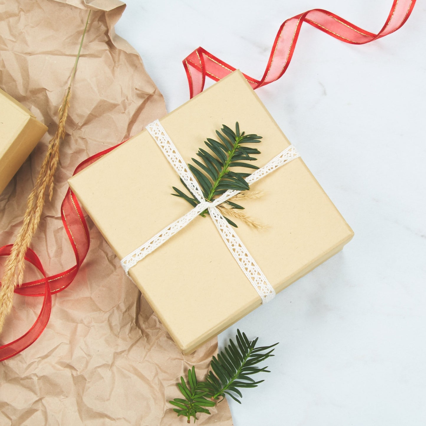 FREE GIFT W/PURCHASE OVER $200 - by Carlyle Avenue