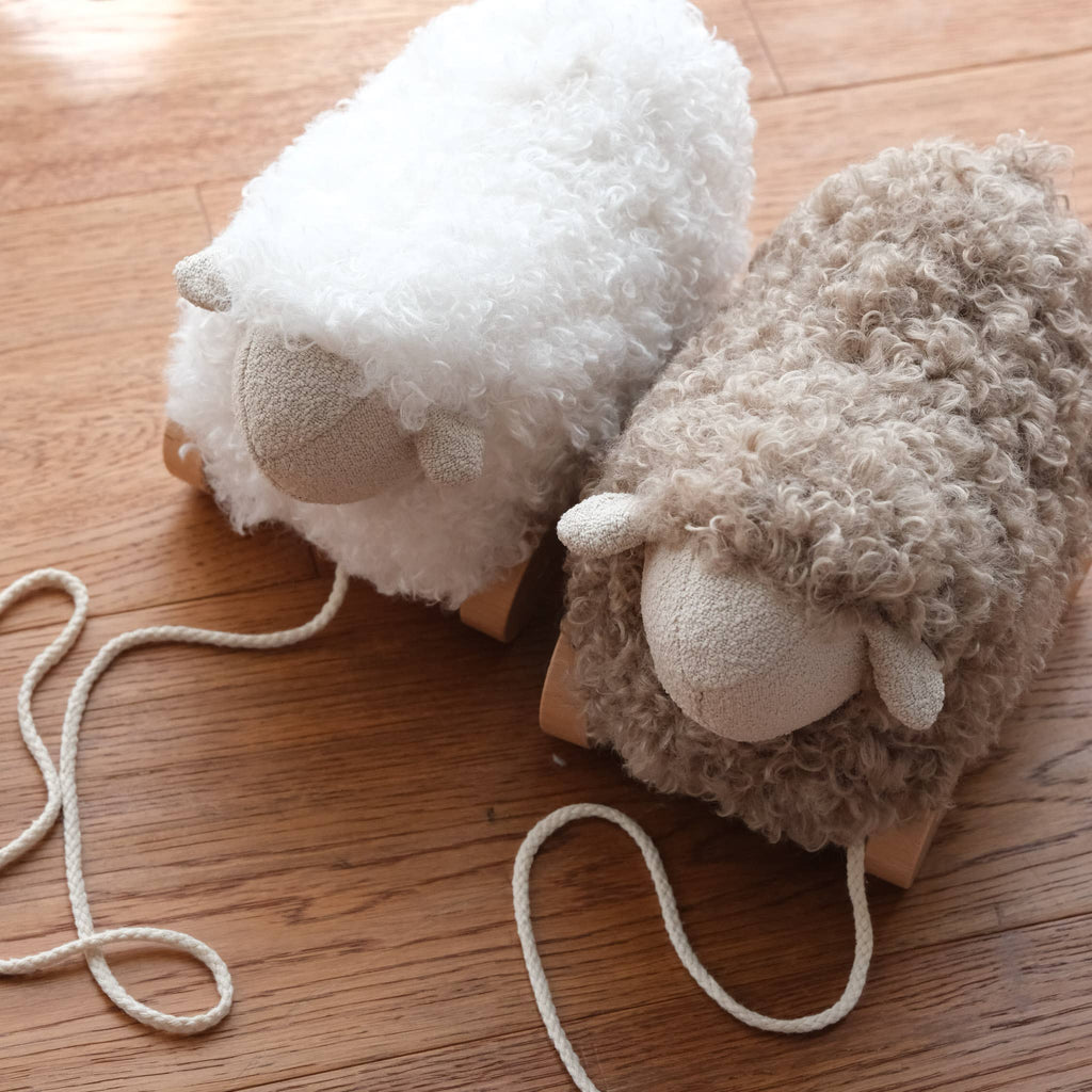 BELLA // pull-along sheep cream