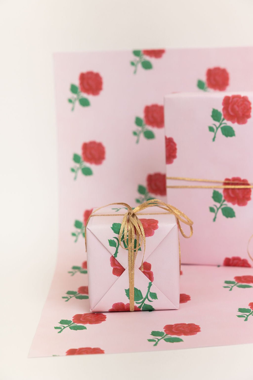 ROSE GIFT WRAPPING ROLL