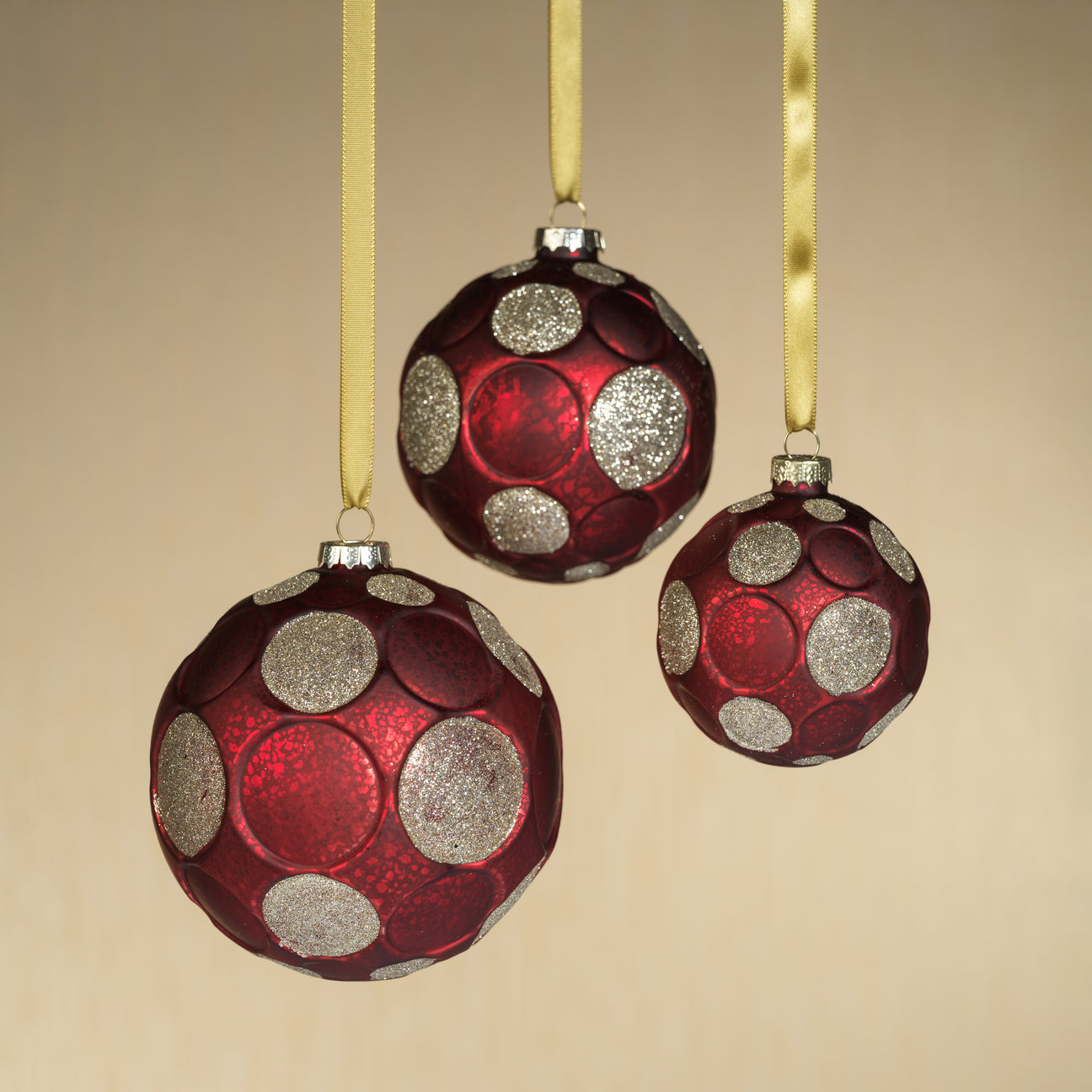 Matte Frosted Whisper Glass Ornament - Red & Gold