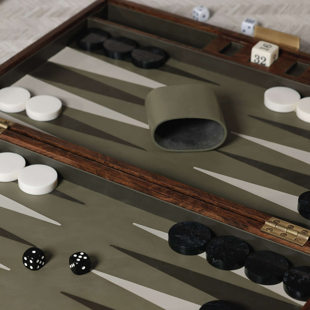 Palma de Mallorca 19" Backgammon Set featuring a stylish game board and classic gameplay elements.