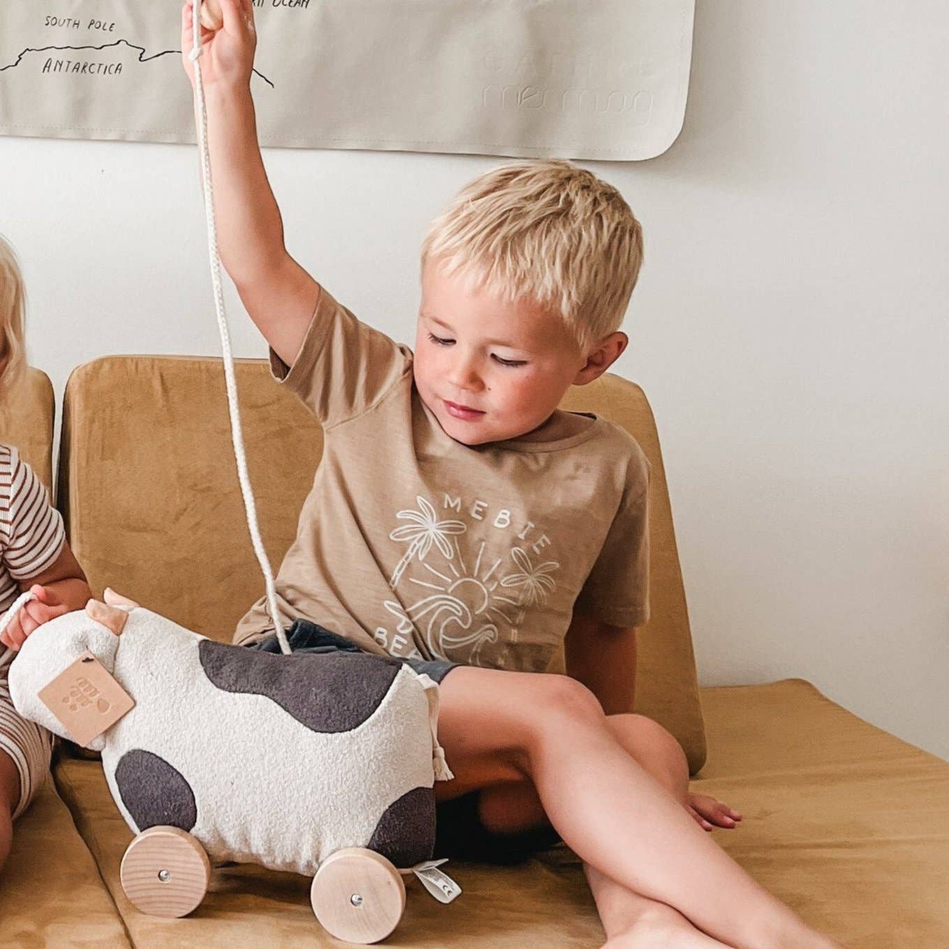 WILLOW // pull-along toy