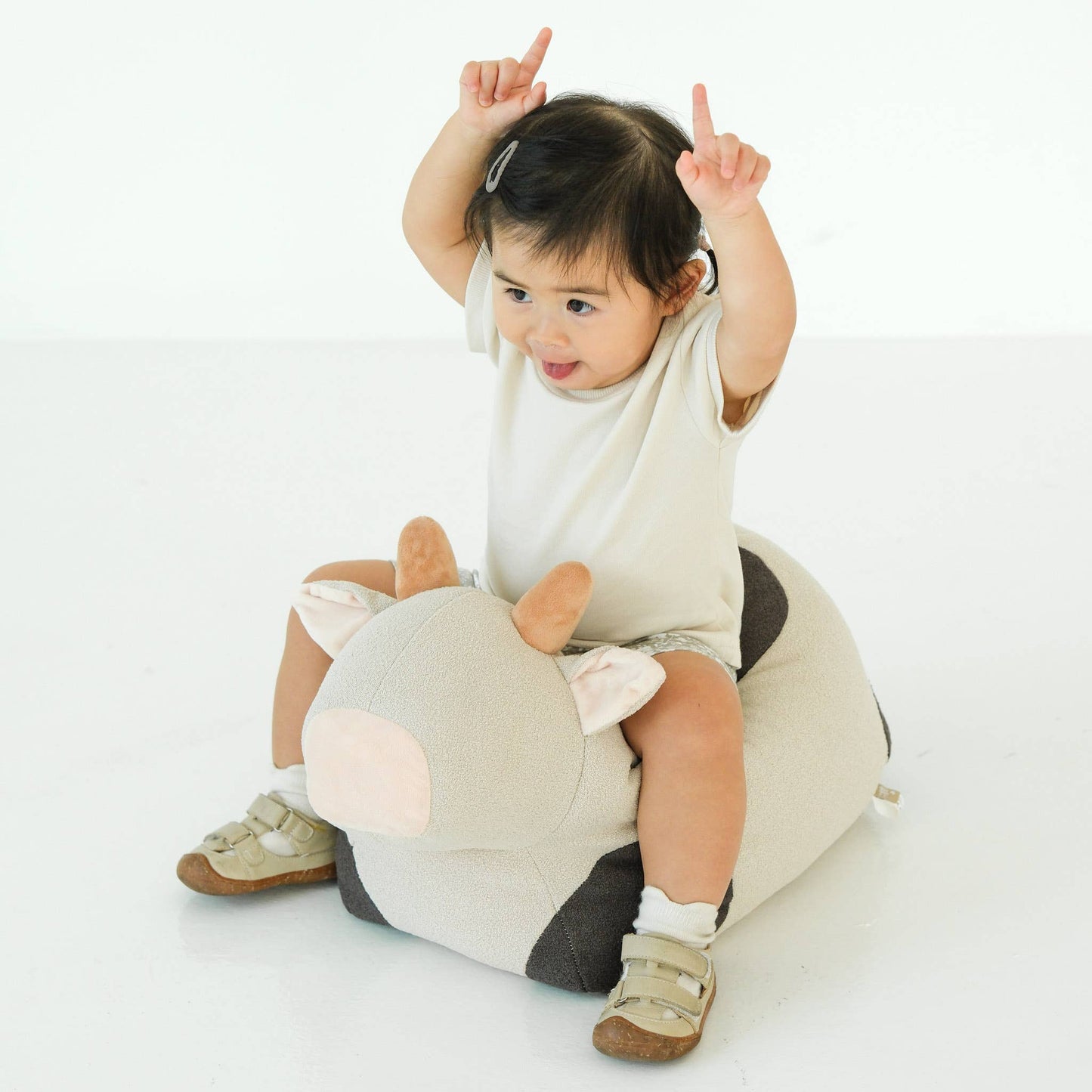 MOO MOO COW POUF // Ride-on toys