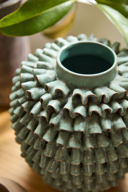 En Pointe Vase
